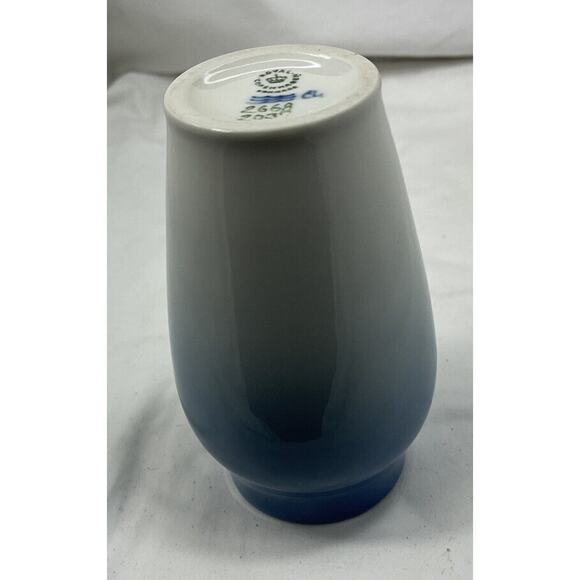 Royal Copenhagen Denmark Vase Porcelain Ceramic Rare- Orchid- #2068/2037 🏺 - Picture 5 of 12